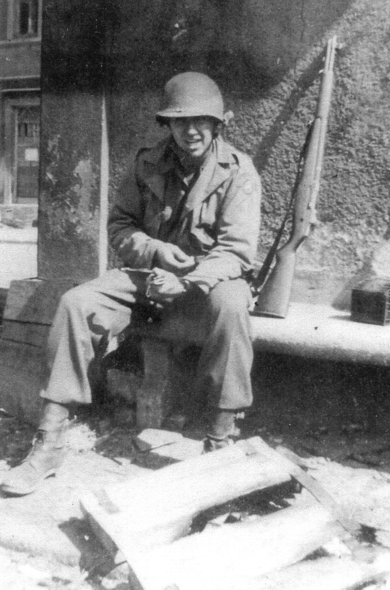 Sugarbe08301021's tweet photo. @JrzyJoePiscopo #december7 #TheBattleofTheBulge #Ardennes #285th #Patton #THIRDARMY #Daddy THANK U TO MICHAEL AND YOU FOR YOUR REMEMBRANCE 💙🇱🇷 https://t.co/lbaWsR7Q5U