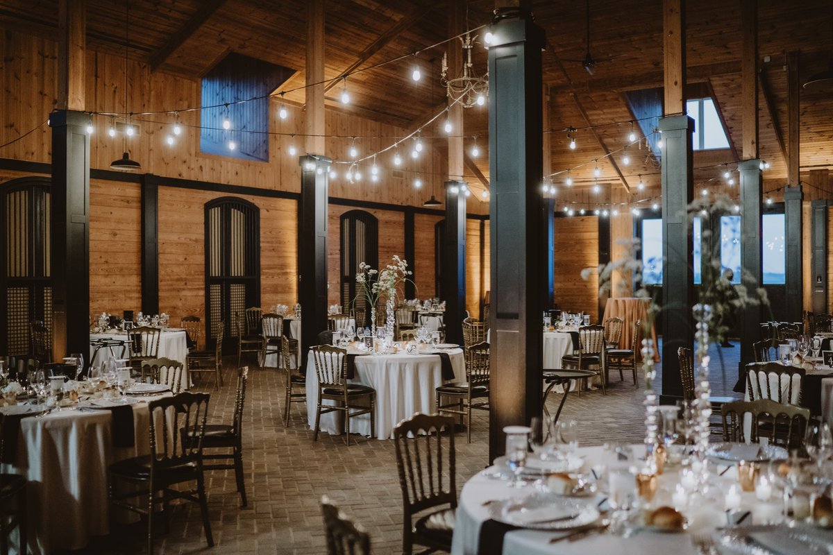 It’s engagement season!
⠀⠀⠀⠀⠀⠀⠀⠀⠀
Recently engaged? Or know someone who is engaged? We have a few dates left for 2021 and booking into 2022. 
⠀⠀⠀⠀⠀⠀⠀⠀⠀
Email events@bourgmont.com or call (913) 708-8504 to schedule your tour today!

📸: The Waldron Photograph Co.