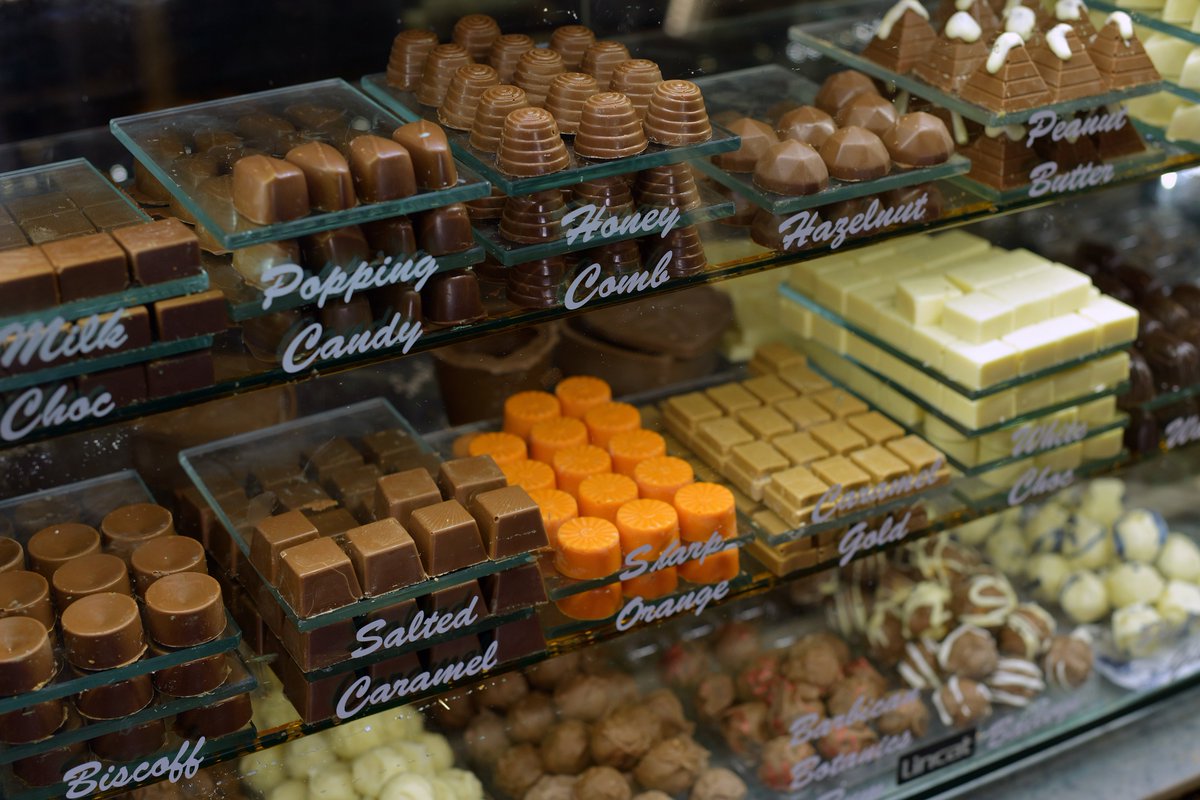 HMGSouthWest's tweet image. Searching for some last minute Christmas gifts? 🎄

Local retailers offer unique products and a more personalised service - and many are online!

Find out what&apos;s available near you 👉 bit.ly/FindLocal

#SearchLocal #ShopLocal 🛍️