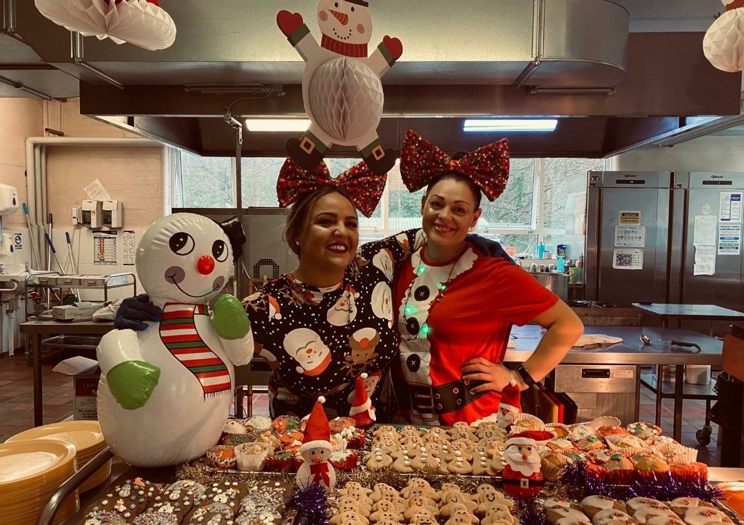 Megan Waring (@mjwaringrnutr) on Twitter photo It's been such a strange and difficult term in so many ways, but the teams have done a wonderful job cooking Christmas dinners for our pupils. πππ
πΈ Some photos from our Portsmouth and Southampton schools
<a href="/caterlink_ltd/">Caterlink Ltd</a> #schoolmeals #christmas It's been such a strange and difficult term in so many ways, but the teams have done a wonderful job cooking Christmas dinners for our pupils. πππ
πΈ Some photos from our Portsmouth and Southampton schools
<a href="/caterlink_ltd/">Caterlink Ltd</a> #schoolmeals #christmas
