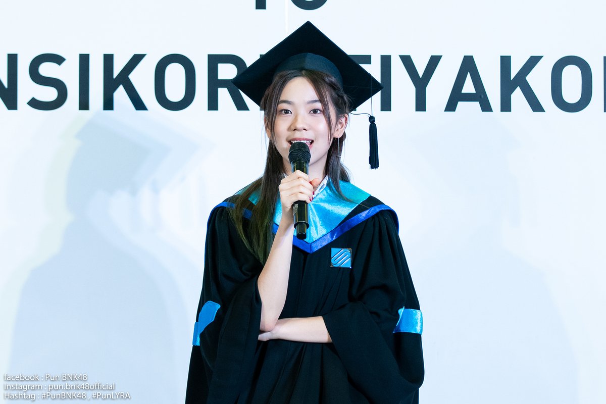 pun_story's tweet photo. ความน่ารักที่ใส่ชุดครุย🎓
#PUNsGraduation
#ทาสปัญ #เฉยเลย #PunBNK48 #PunLYRA #BNK48 https://t.co/MenB7U2WFA