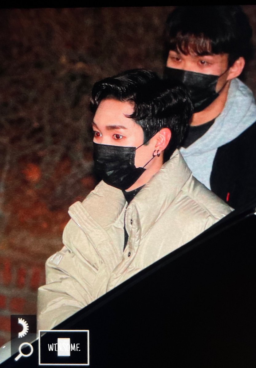 winsome_aron's tweet photo. 201216  가요대축제 출근 프리뷰 
#아론 #ARON #뉴이스트 #NUEST https://t.co/ofJB1Cw9m8