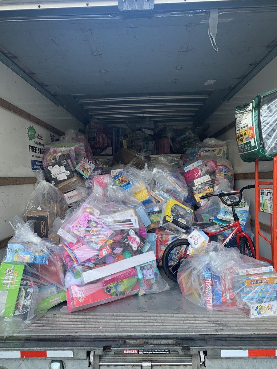 ARodriguezDO's tweet photo. Today is the 8th year that we (#ProjectToy) deliver toys to kids getting chemo/radiation treatment at Alex’s place @SylvesterCancer SO proud and thankful of the turnout despite the current pandemic. Next week, we go to Holtz Children’s Hospital! #305 @UMiamiHealth @JacksonHealth https://t.co/DINQVQAbCZ
