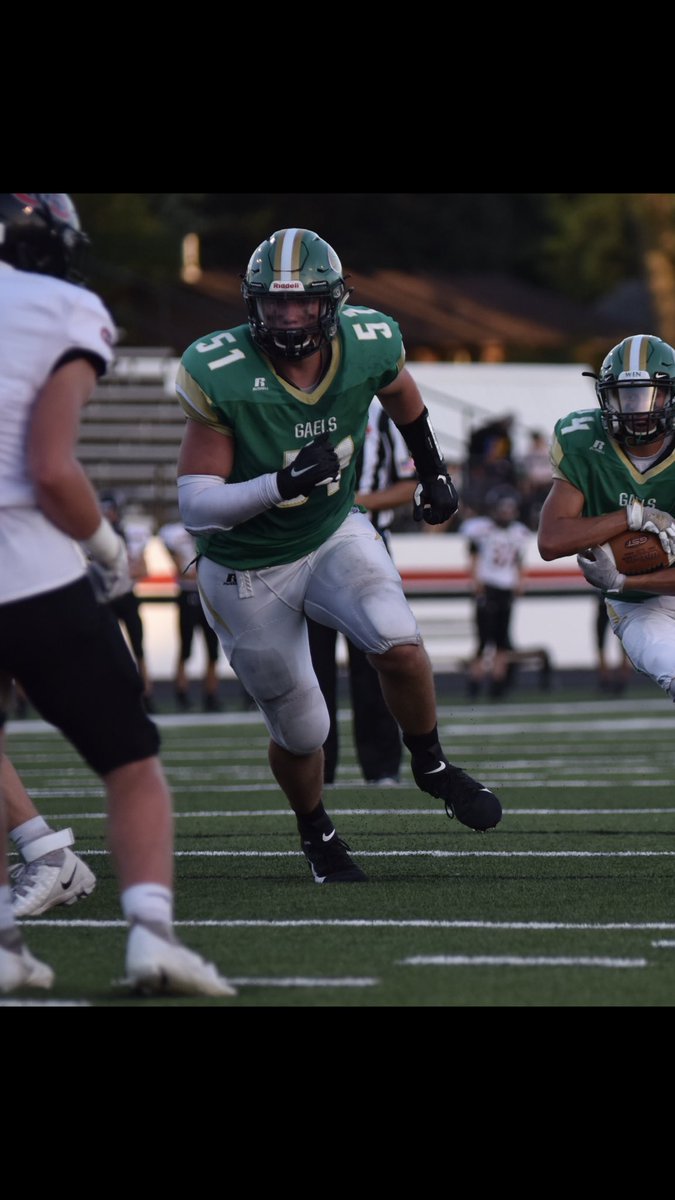 StanekBrock's tweet photo. Excited to sign to the University of St. Thomas! It’s official!! 🟢🟡🔜🟣⚪️ @UST_Football @Coach_Caruso @CoachGrayvold @SEGaels https://t.co/UXv7pwUW6X