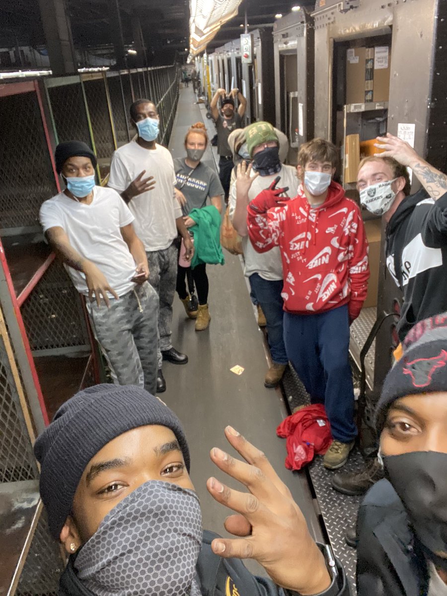 ratkaupsman's tweet photo. Boxline 4 selfie!!! Wrapped at 8:18AM. Went from Most To Gain Boxline to 1st Boxline wrapped today. #noamtime @waitingondrivers @DebMassingill @juan_morales_FL @CP_UPSers @David_Wilson_75 @TonyMoore_2 @chelsea224 https://t.co/jTJB4pfVWP