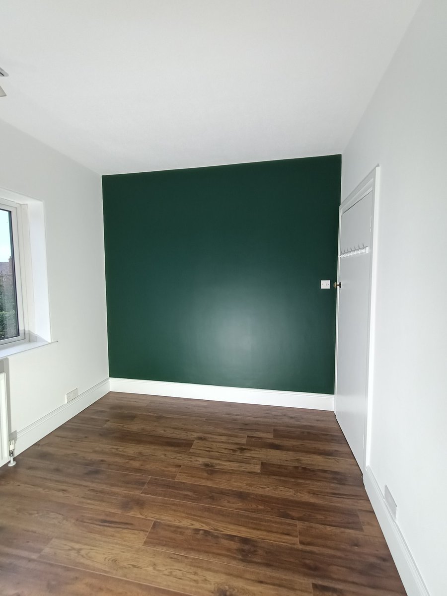 brooksdecor71's tweet image. Last job of the year for me completed today.
Macpherson's Eclipse then @JohnstonesTrade Acrylic Durable Matt for the Ceiling and walls. Feature wall is Scottish Kilt. Aqua Satin on the woodwork.
Have a great Christmas everyone and I'll be seeing you all in the New Year 🎄🎁❄️🎉