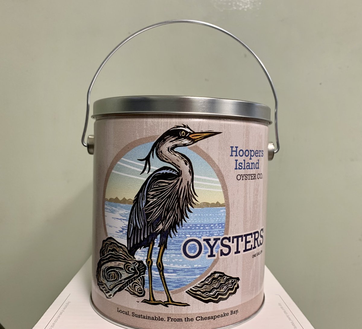 AndreaVernot's tweet image. . @HoopersIsland Holiday oyster pop up w/4th heritage tin, original art, shucking gear &amp;amp; fresh oysters 12/18, 2-5PM, 837 Ches Dr