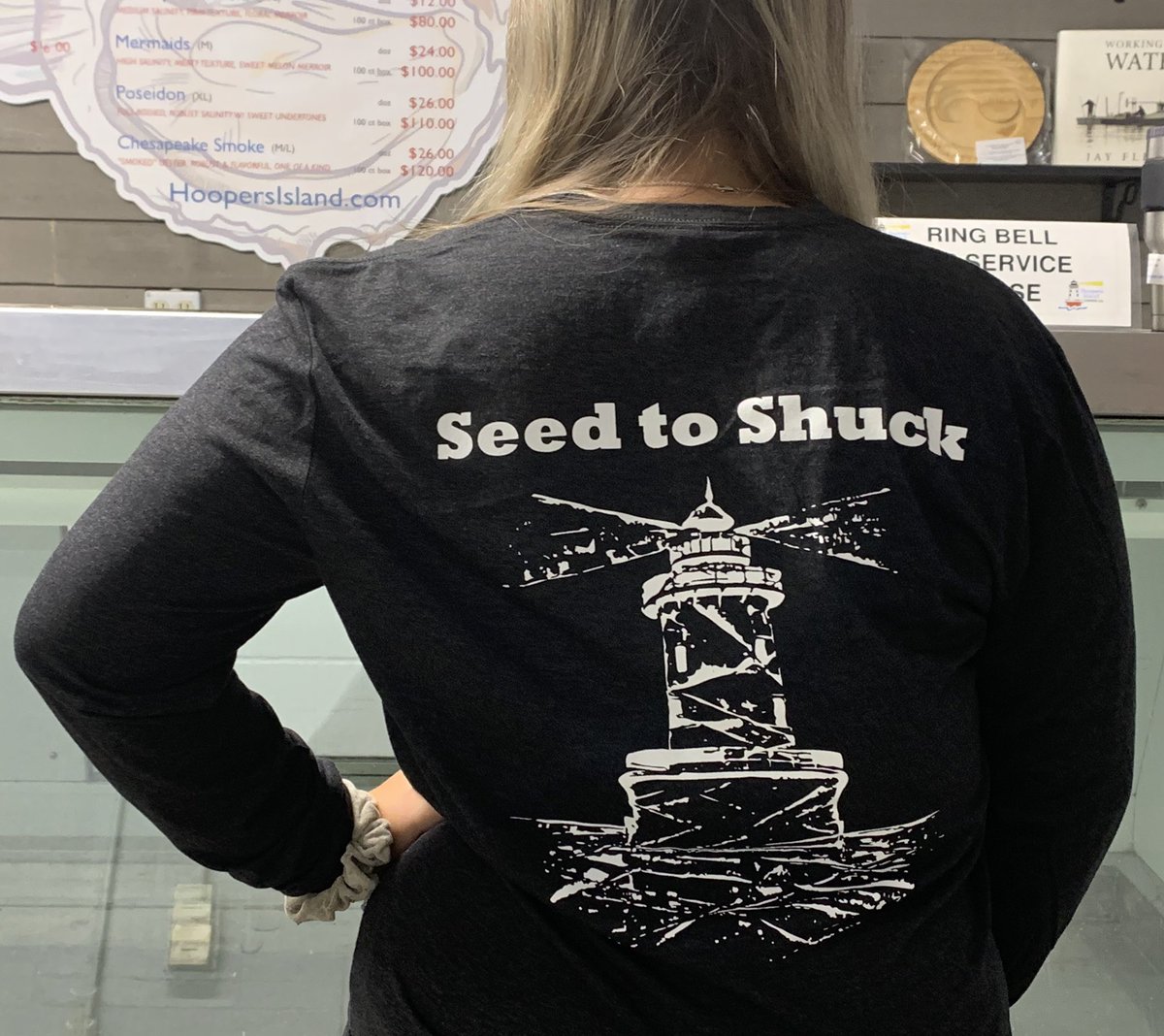 AndreaVernot's tweet image. . @HoopersIsland Holiday oyster pop up w/4th heritage tin, original art, shucking gear &amp;amp; fresh oysters 12/18, 2-5PM, 837 Ches Dr