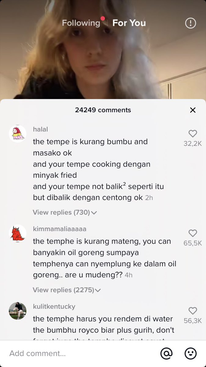 bensiagian's tweet image. Ngakak banget ada mbak-mbak bule goreng tempe buat midnight snack tp apaan kaga dibumbuin dulu trus minyaknya dikit banget, belom mateng dah dimakan 😭 tetep paling tai komen netihen indonesia si wkwkwwkw yaallah aku cinta tiktok