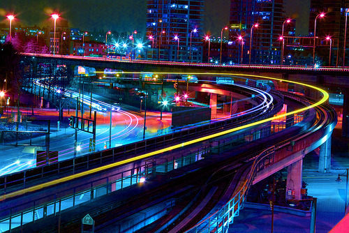 CREATING A STRONG TWITTER BIOYour Twitter Bio is your digital highway billboard, free traffic is driving by it each day. You can put ANYTHING there, offers, products or a link to your website. How do you get people to stop and look at it though?// THREAD //