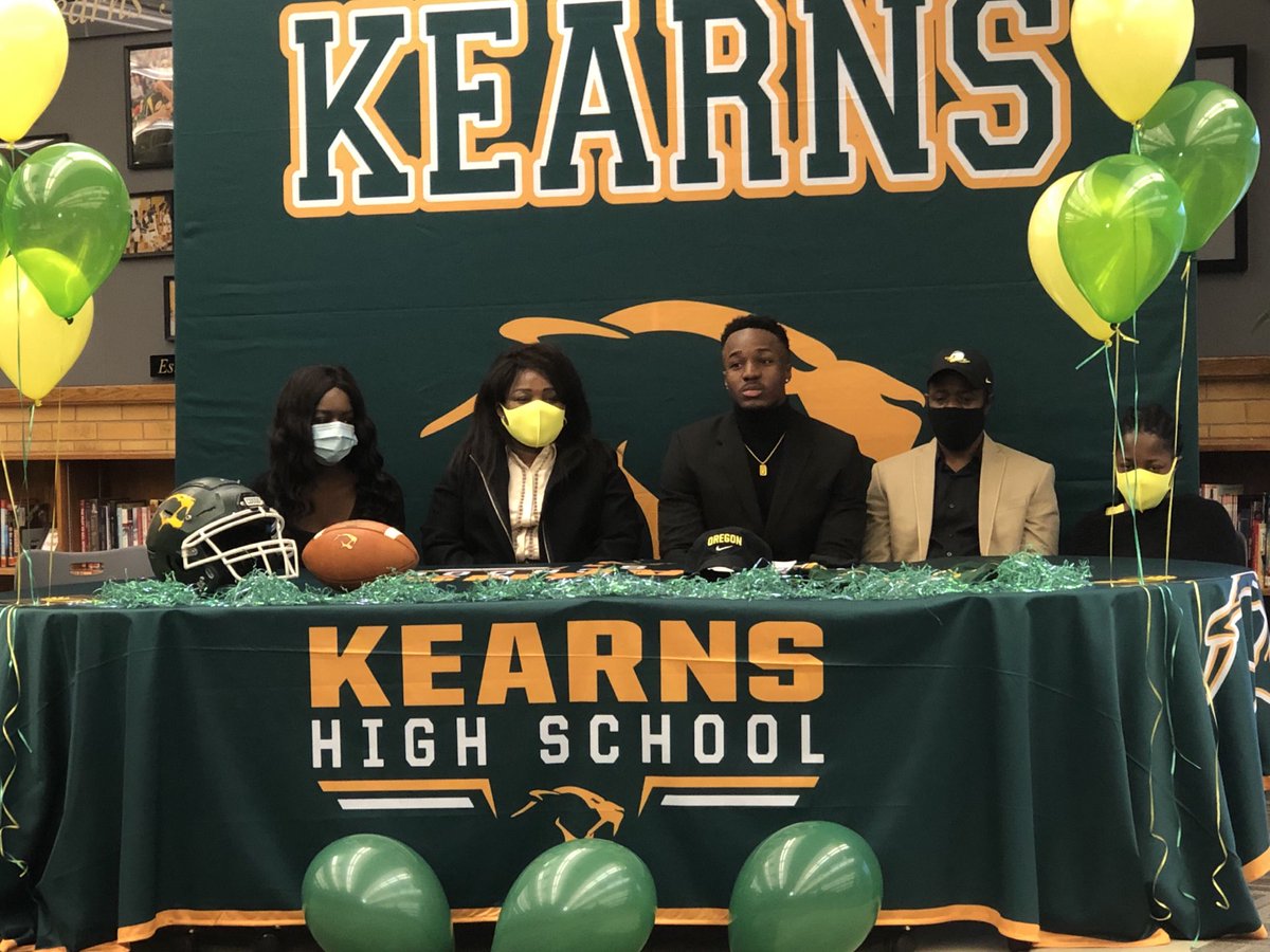 Congratulations ⁦<a href="/Bassa_21/">Jeffrey Bassa</a>⁩ Go Ducks. #ktownfootball