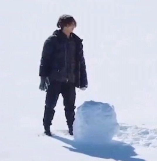 Jungkook as the emoji; a thread