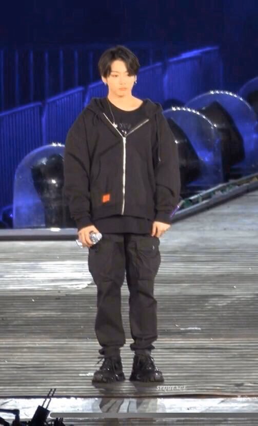 Jungkook as the emoji; a thread