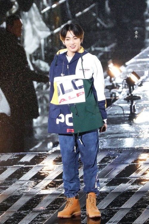 Jungkook as the emoji; a thread