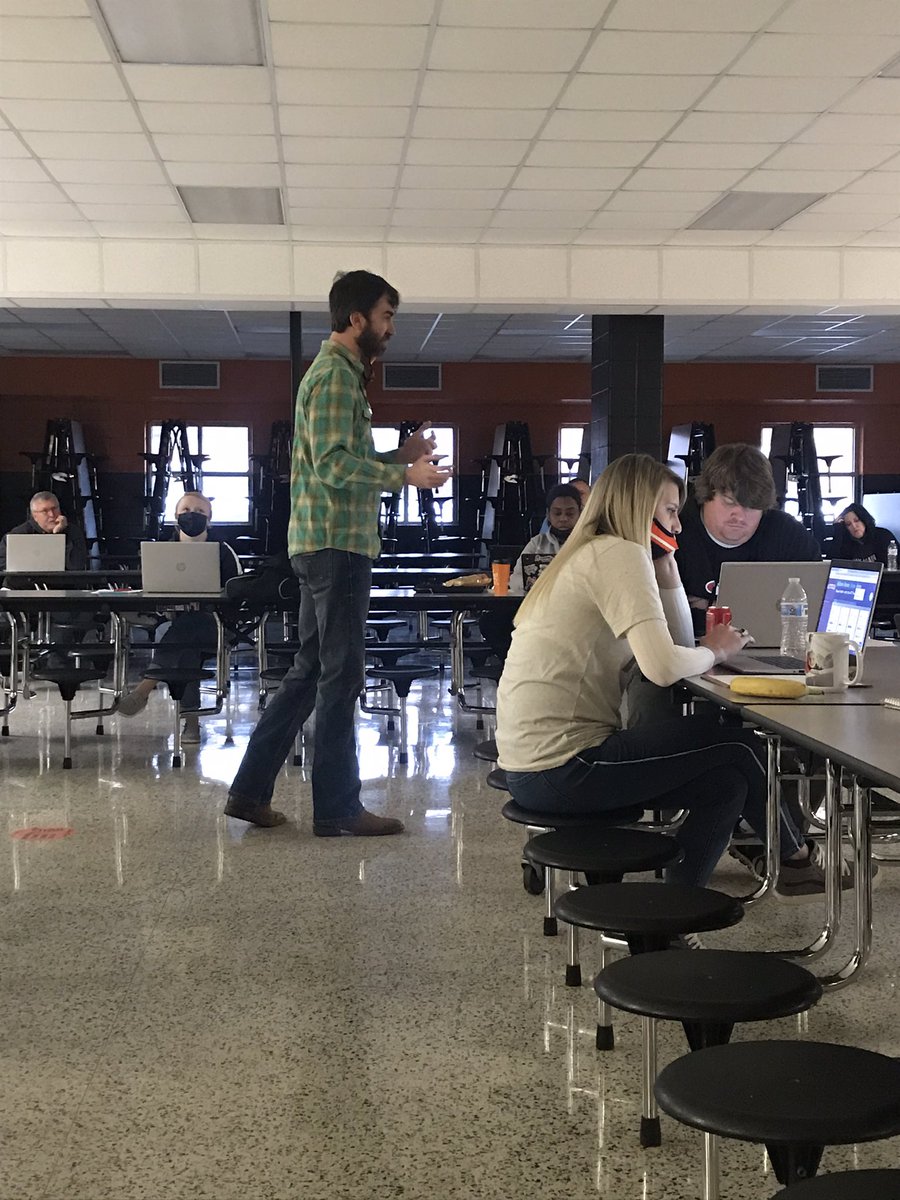 So proud of @DeasonValleyCub and the entire faculty @alexandria_cubs for the work they are putting in to change the way we educate our students. They know that it is our job to know our kids and teach our kids - no excuses. Keep up the great work Valley Cubs!!!! 🧡🖤🧡