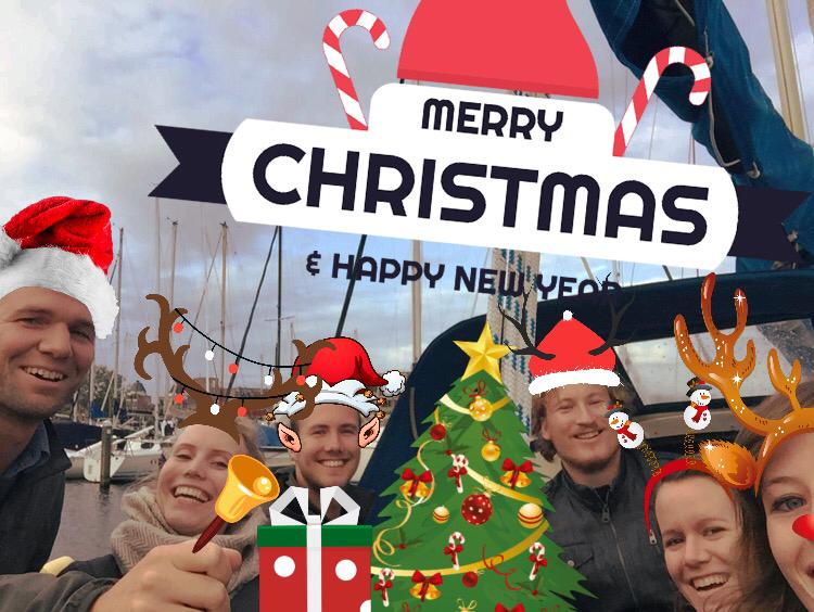stadsruimte's tweet photo. Vorig jaar maakten we deze foto. Met een beetje knutselen is ie ook geschikt voor nu! Allemaal alvast fijne feestdagen en een goede gezondheid gewenst🎄 https://t.co/0j9q54Mfou