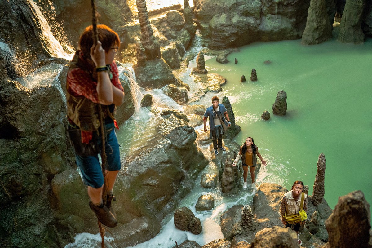 netflix's tweet photo. Christina Strain set out to write "a Goonies style movie in Hawaii that was about family, culture, and heritage.” 

That film is Finding 'Ohana, it premieres January 29 and here's your first look at director Jude Weng’s gorgeous visuals! https://t.co/g7gaIrXIGY