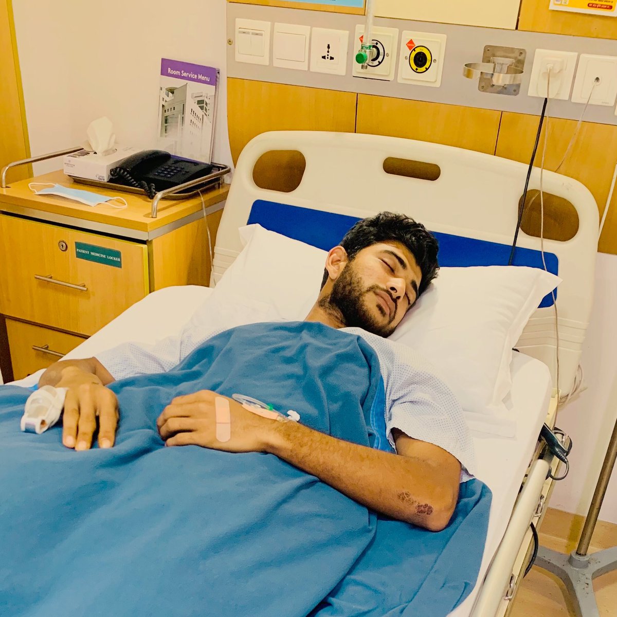 NH33Official's tweet photo. By the grace of almighty ALLAH, yesterday my fractured finger fixation was done successfully.
Alhamdulillah. 
Now I’m in post op follow up! Please pray 🙏🏼 for my speedy recovery. https://t.co/1trZLxppT3