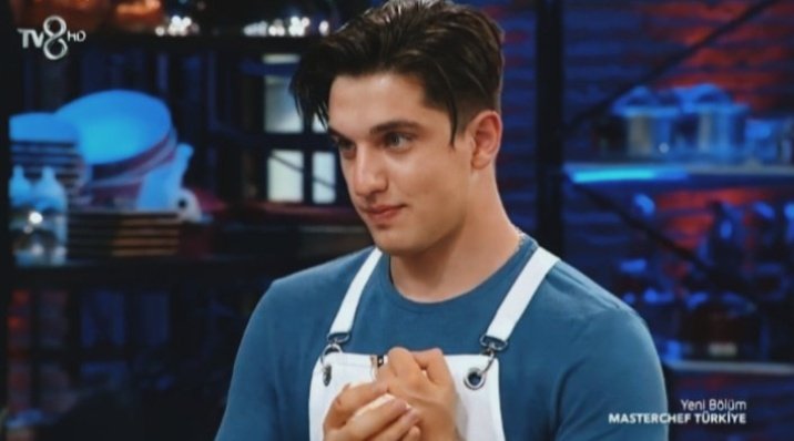 seninle beraber gülüp seninle beraber ağladık iyi ki seni tanıdık şef

DaimaGururla YanındayızSefa