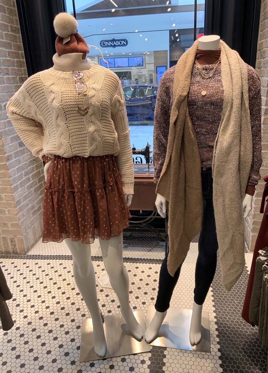 Anyone else love to play around &amp; layer absolutely everything?! 🙋‍♀️
We love sweaters that are buildable🤩

Shop these looks at the link in our bio! 
#drygoods #drygoodsusa #layers