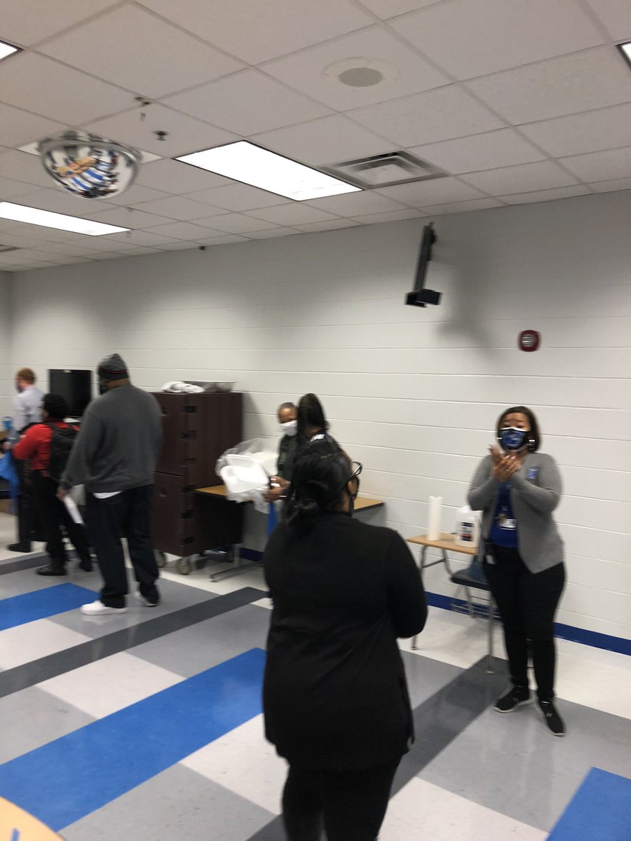 The Cheer Babes love our Westlake Faculty and Staff💙💗 Enjoy breakfast on us! Happy Holidays from our cheer family to yours! #robinsonstrong <a href="/Coach_CGreen/">Carl Green,CAA</a> <a href="/gyimah_whitaker/">Dr. Gyimah Whitaker</a> <a href="/westlakelions/">Westlake High School</a> <a href="/CoSFObserver/">CoSF Observer</a>