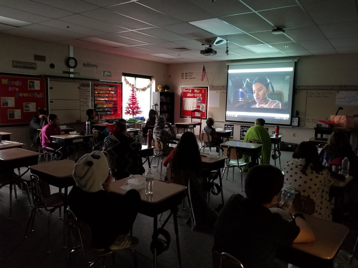 You are never too old for "Polar Express" and pj day!  Love them at every age and let them be kids.   
<a href="/CENT_Tweets/">Centennial Panthers</a> #5thgrade
#keepthespiritalive