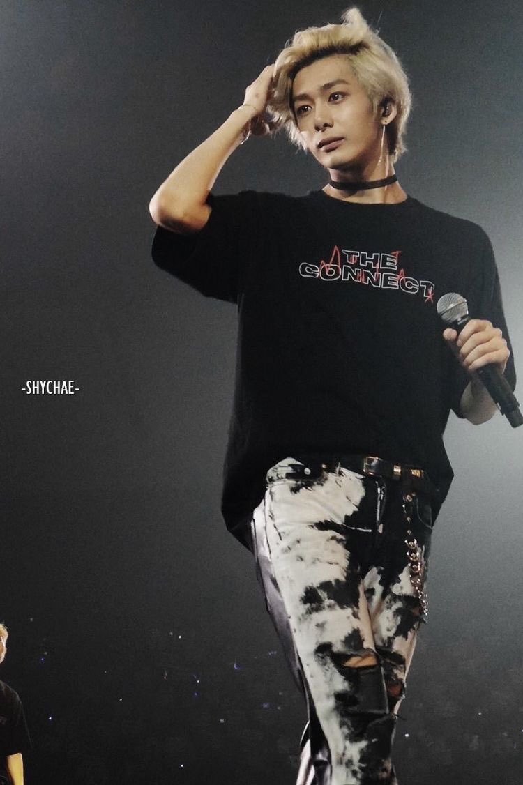 how chae Hyungwon looks in real life - a thread