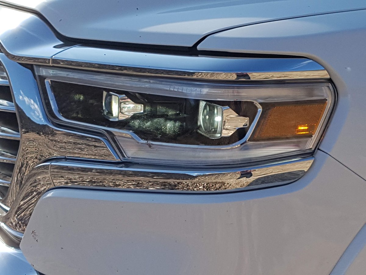 soloautos's tweet photo. Ram 1500 2021 es reconocida con el Top Safety Pick de la IIHS 📰➡️ https://t.co/gPojcrq3p5 @RAM_MX @FCAMexico #TopSafety #Pickup @IIHS_autosafety #Ram1500 https://t.co/CnnyH8mzvg