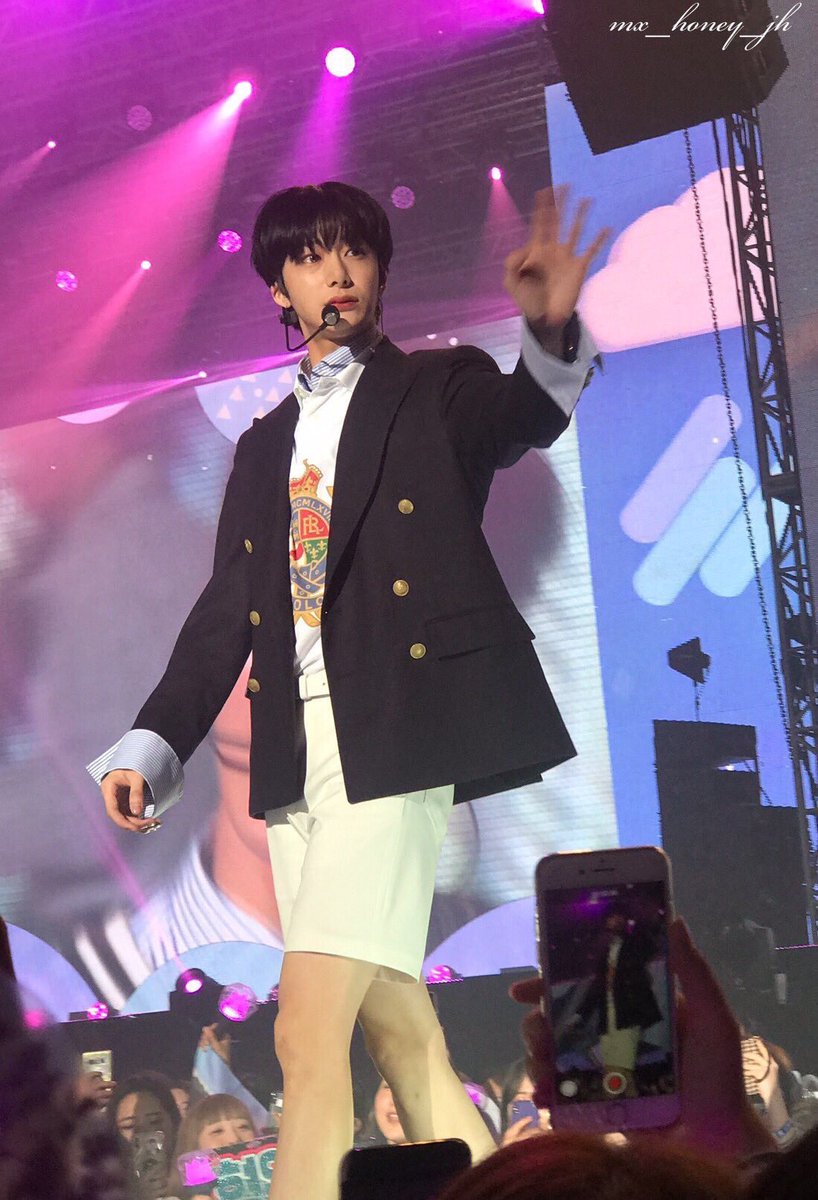 how chae Hyungwon looks in real life - a thread