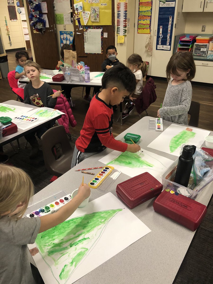 allimceach's tweet photo. Painting βThe Biggest Christmas Tree Ever!β @HumbleISD_FE #ChristmasIsComing #kinderisFUN! https://t.co/mc1UoXteAQ