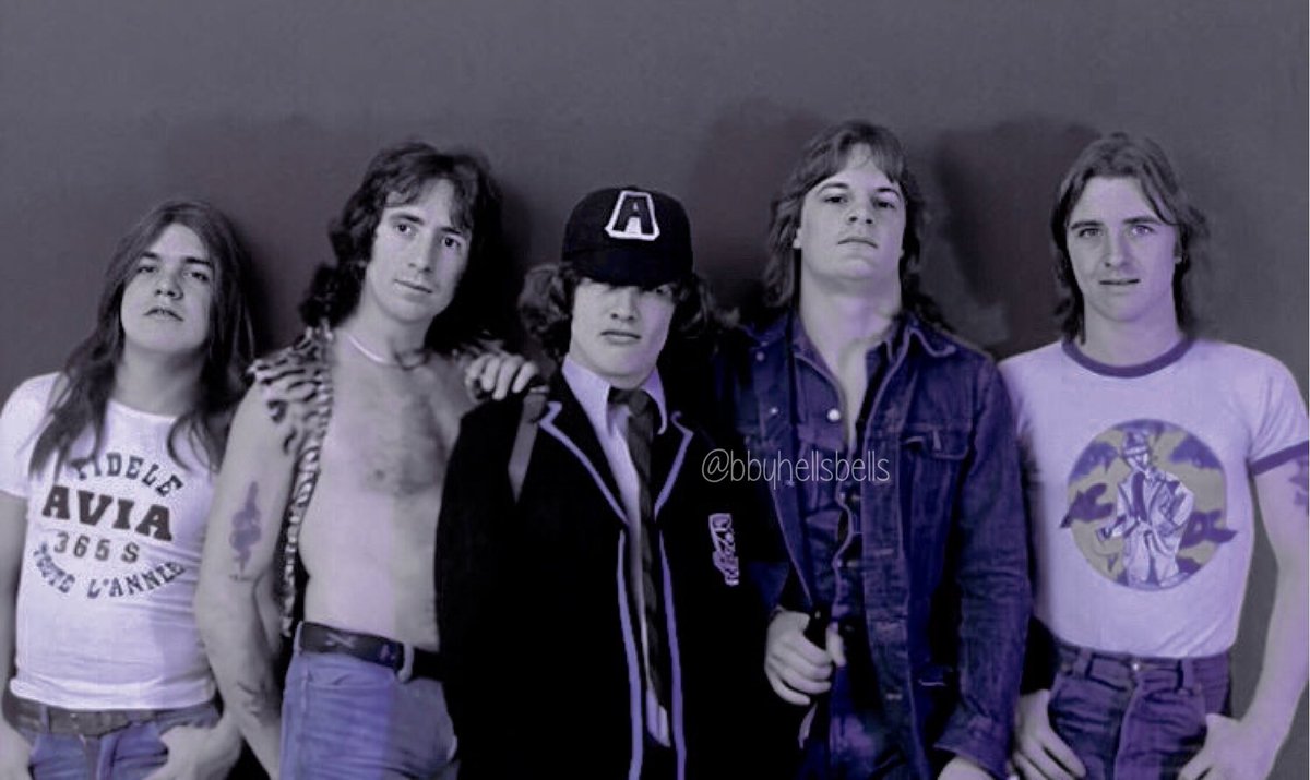 acdcvoltage's tweet photo. Love this Bon era photo! 🥺💖
@acdc
#acdc #angusyoung #malcolmyoung #bonscott #markevans #philrudd #rocknroll #70s https://t.co/xICJqAmFKY