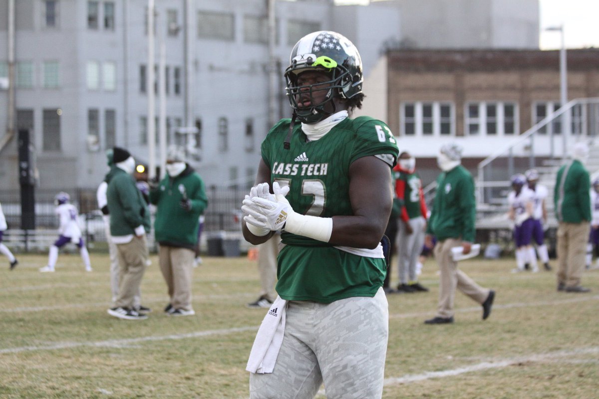 Heem_62's tweet photo. Wow. These 4 years flew by and I’m really graduating. Thank you to all the teachers, coaches, teammates, and parents for such an experience. I know the season didn’t end how we wanted but all good things must come to an end.
#2EZ
#62Out✌🏾
#CTFB
https://t.co/rj6QHs7ISf https://t.co/h8GRnVa1Yq