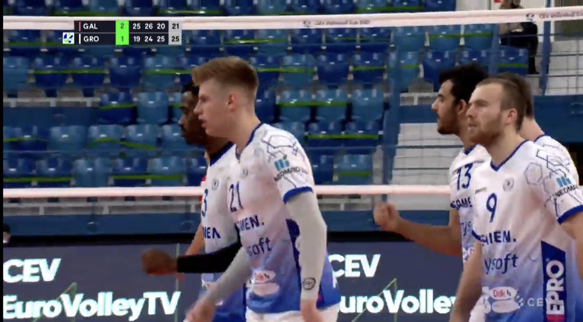 LycurgusVolley's tweet photo. 🏐💪🏻En toch mag de #bluearmy💙 trots zijn. Na ruim 2 maanden gammel kunnen trainen en dan dit brengen is meer dan een compliment waard. Heel dicht bij een historische zege. Nog nooit werd de kwartfinale bereikt. #SAMENnaarMoskou #Nedmag #Amysoft #Witec #Dok4 #GAPAcademy #CEVCupM https://t.co/WrSPawI6vy