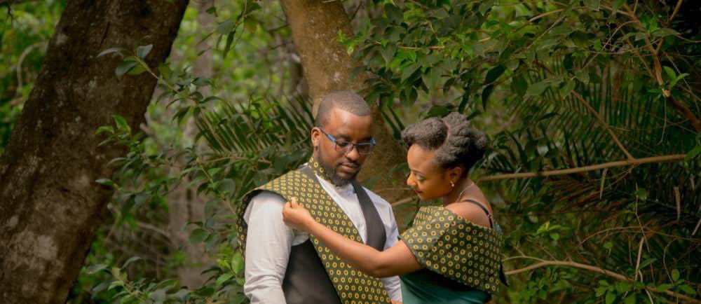 dapperkingszim's tweet photo. Something Different and Dapper for @gilsonjunior_officials Lobola ceremony, we crafted this royal inspired look for the lobola congratulations sir on your union...
#dapperkings #Lobola #style #Bespoke #Africa #Print #harare https://t.co/6nrPslfli6