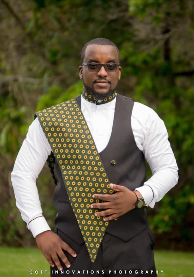 dapperkingszim's tweet photo. Something Different and Dapper for @gilsonjunior_officials Lobola ceremony, we crafted this royal inspired look for the lobola congratulations sir on your union...
#dapperkings #Lobola #style #Bespoke #Africa #Print #harare https://t.co/6nrPslfli6