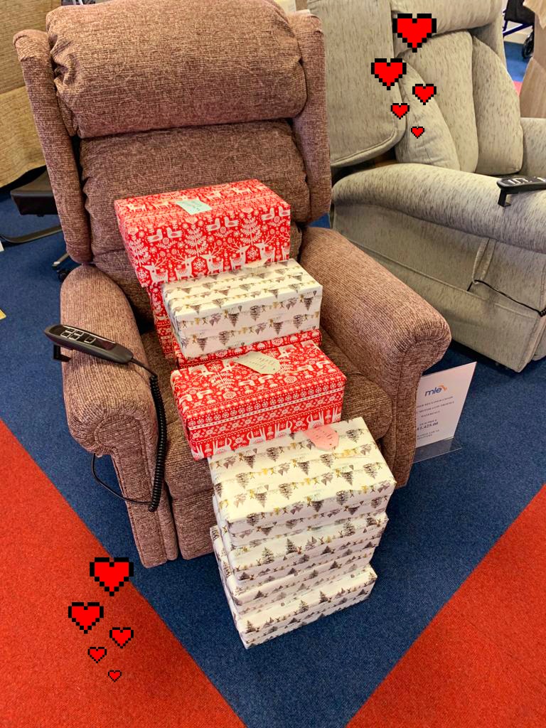 mlesomerset's tweet photo. We are keen to support our community! So we are donating some super cosy slippers for the Blackdown Support Group. 10 elderly people who wouldn’t get a present otherwise xx #community #Christmas2020 #Help #supportlocal #spreadingsmiles #shareasmilesw https://t.co/R9BZnvAwPf