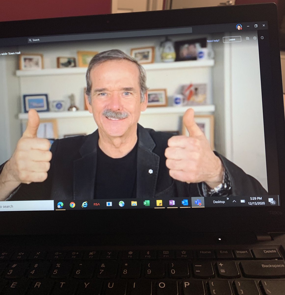 JenaJasmine's tweet photo. Privileged for the opportunity to listen to one of the greatest Canadian icons @Cmdr_Hadfield and his inspirational lessons in leadership and life. Thank you @KPMG_Canada for the amazing wrap up to 2020. #firstcanadianinspace #chrishadfield #kpmgcanada https://t.co/yX8xSDe0Ru