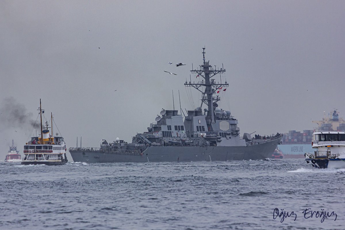 #ArleighBurke class Flight I guided-missile destroyer #USSRoss #DDG71 sailing under heavy traffic at İstanbul Straits