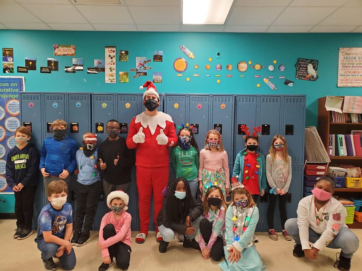 JohnRLassiter's tweet photo. Santa sent his biggest, most mischievous elf to HGS today. #PantherProud #ilovemyjob #HGSChat 
🎶 “O what fun it is to learn at HGS today, HEY!”🎵 https://t.co/JtESh4FXgS