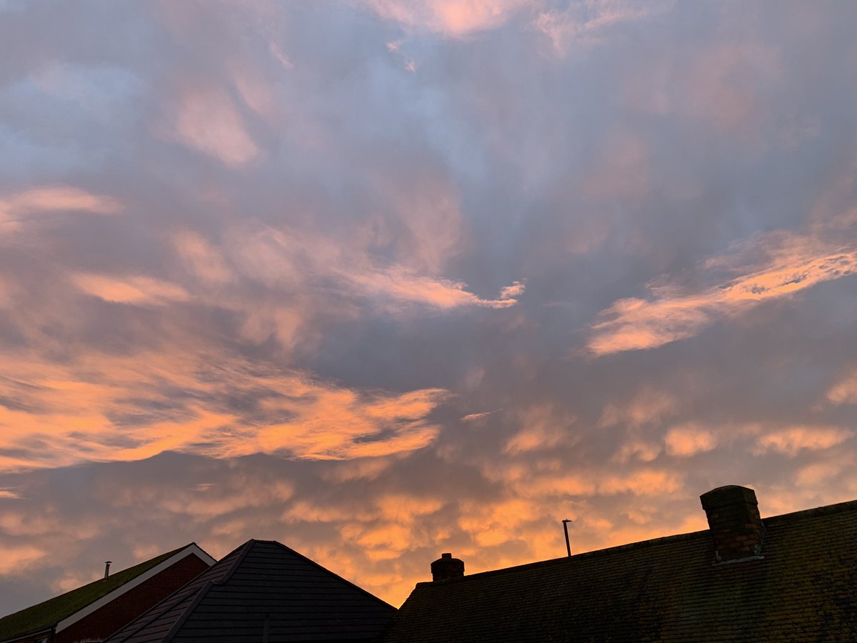 visitfyldecoast's tweet photo. Sat here working hard and doing paperwork and this lovely #sunset is going on outside 😊 so I hung out of the window to catch the #sky for you...
#Blackpool #FyldeCoast https://t.co/LupmBonhxd