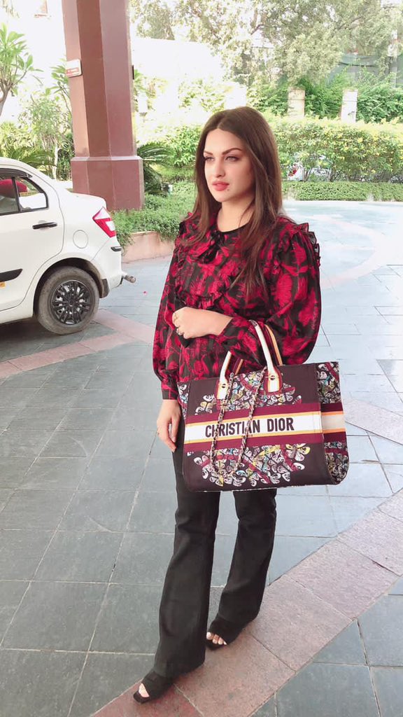 realhimanshi's tweet photo. https://t.co/NfmizpdwG5