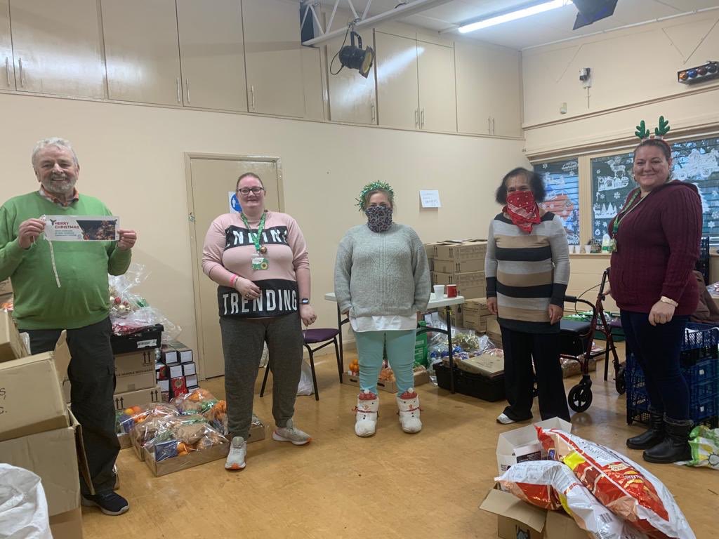 jamesmc48947300's tweet photo. Local residents of New Wortley preparing Xmas hampers for vulnerable families.  Thanks to our Angels &amp; Elf’s you’re the greatest. And yes, turkey is on the menu. @NewWortleyCC @AndreaEdwards30 https://t.co/T2gIc8AgcE