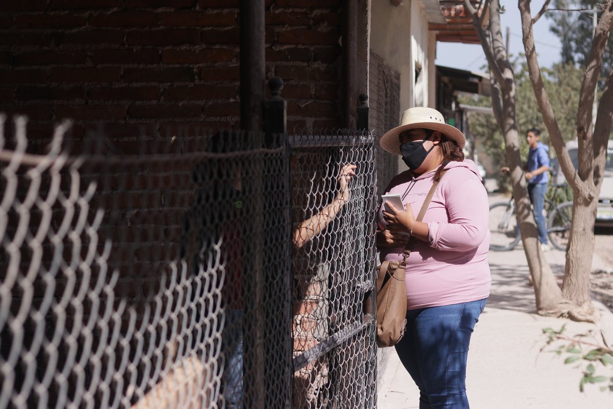 IgualdadJalisco's tweet photo. Las #BrigadasVioletas llegaron al municipio de San Martín de Hidalgo para acercar información sobre los servicios de atención y orientación que desde aquí brindamos, así como información importante acerca de las violencias y cómo identificarlas. https://t.co/IxBlWVipIu