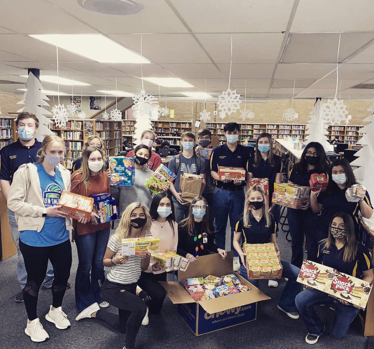 LevellandHOSA's tweet photo. Levelland HOSA and FFA collected over 200 items for Bill Backpacks. https://t.co/E9hedSNw5N