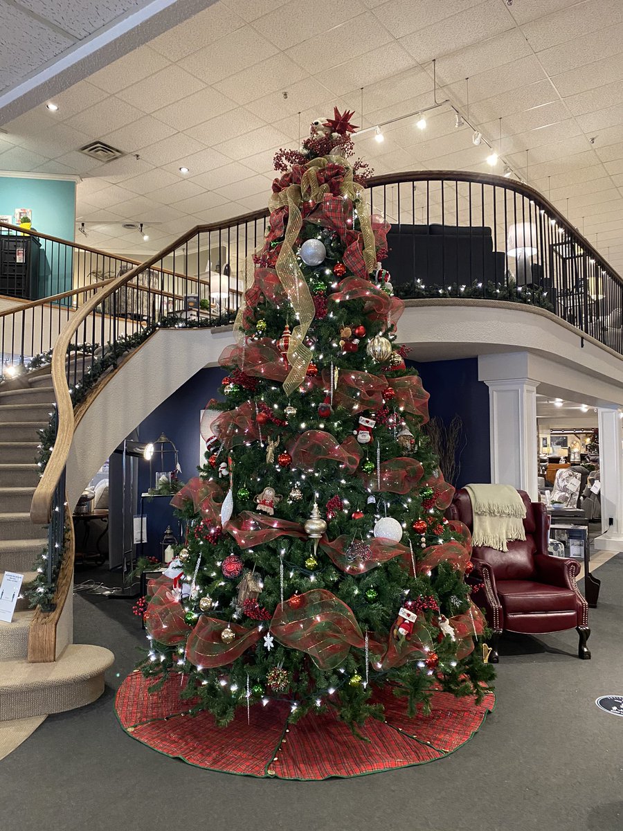 simsreddeer's tweet photo. Christmas is here! Experience a Sims Wonderland Today https://t.co/GOThgTJ5yn