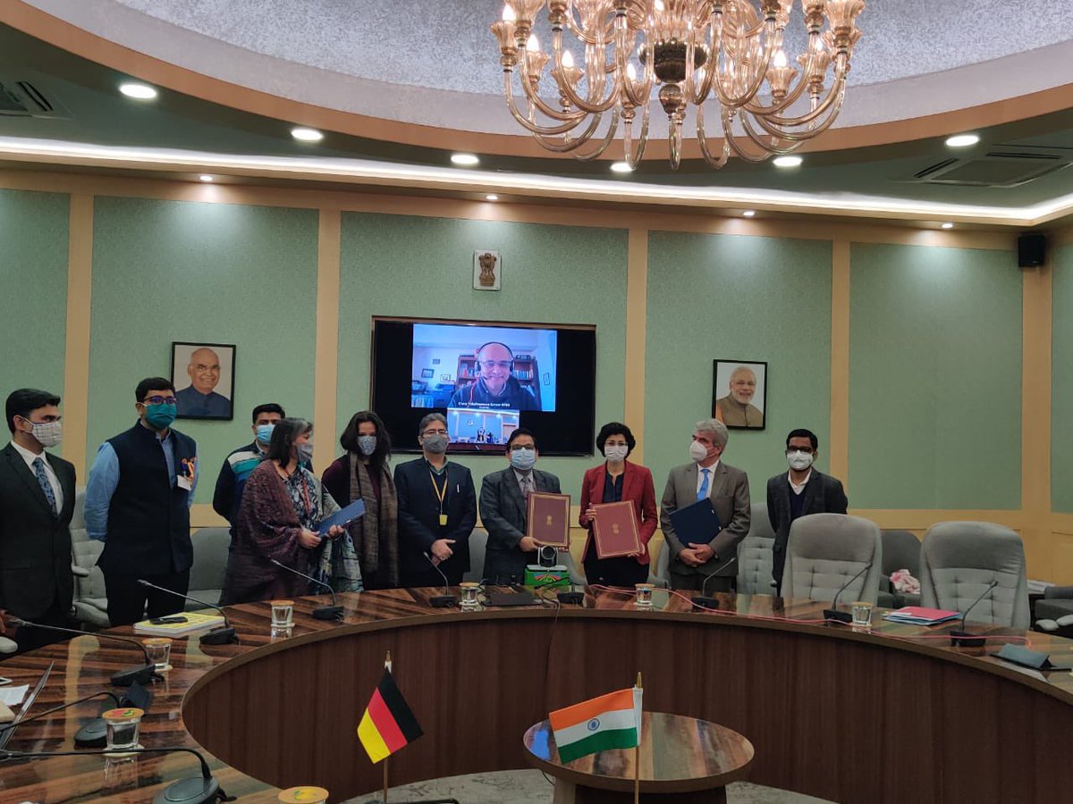 rmray's tweet photo. 1st signing,  for COVID Assistance; @KfW_int @KfW_FZ_int @WorldBankIndia @WorldBank 
@FinMinIndia #DEA #BCDivision https://t.co/XKZzuEBk2N