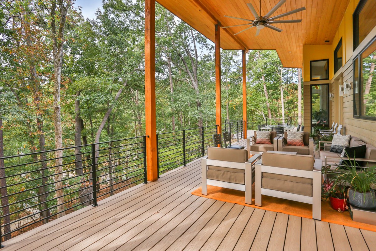 Check out Bold Construction's Modern Treehouse custom home in Downtown Chapel Hill! Visit our gallery to see more photos of this home and others like it by clicking the link below: buildboldnc.com/modern-treehou…