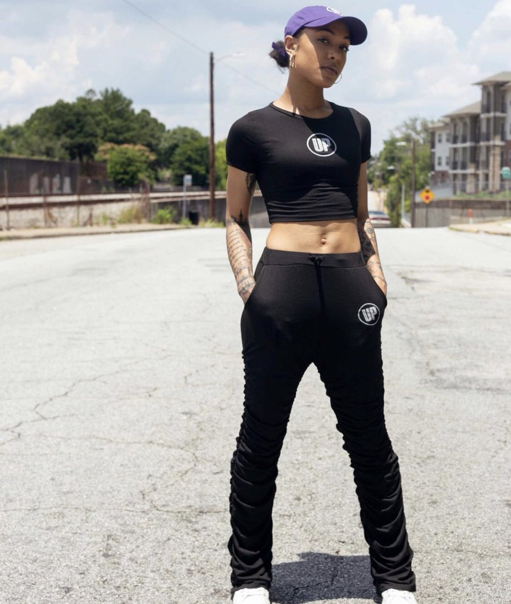 LifeATL_'s tweet image. Being based in ATL gives @StayUpLife an advantage to authentically solidify their brand in both media &amp;amp; fashion. ATL has BEEN running THE CULTURE ✊🏾 &amp;amp; this brand wants the city’s creatives &amp;amp; artists LEADING the movement. 

Website⬇️⬇️⬇️⬇️
stayupmedia.com