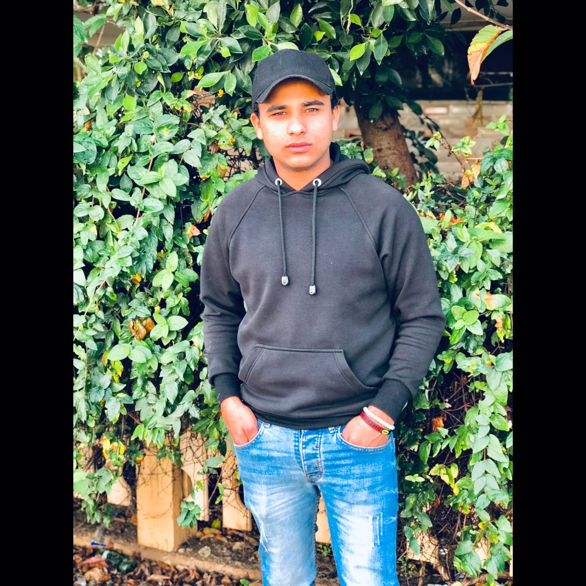 SYe7ya's tweet photo. 👿وسع يلا البابا جاء👿 https://t.co/Mpj5NVg7NK