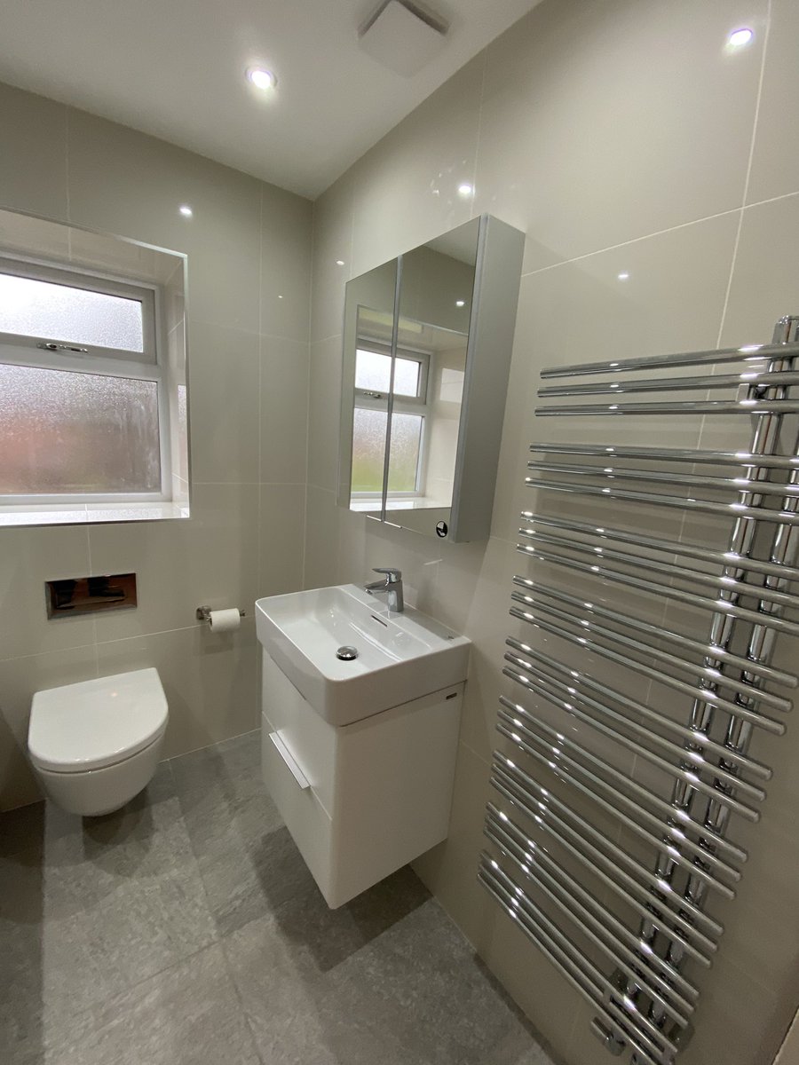 ElmoJamesEllis's tweet photo. My last big job of the year now finished. Customers made up. 😁@BoilerfitNW @lee84_swifty @TipTopgas @Jenthedecorator @infusion_andy @emsiemorris @DripFix @ThePeakyPlumber @morrishgp @pbplumber @LaufenBathrooms https://t.co/LVWCOu0tqU
